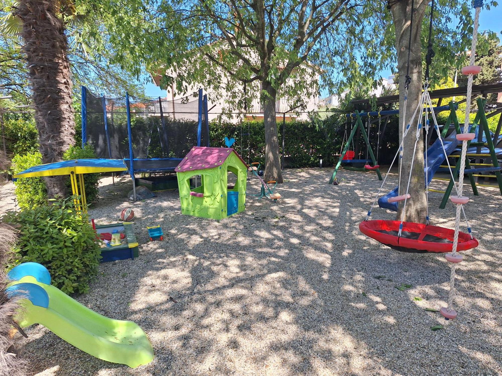 Apartments Modrusan Ровінь Екстер'єр фото