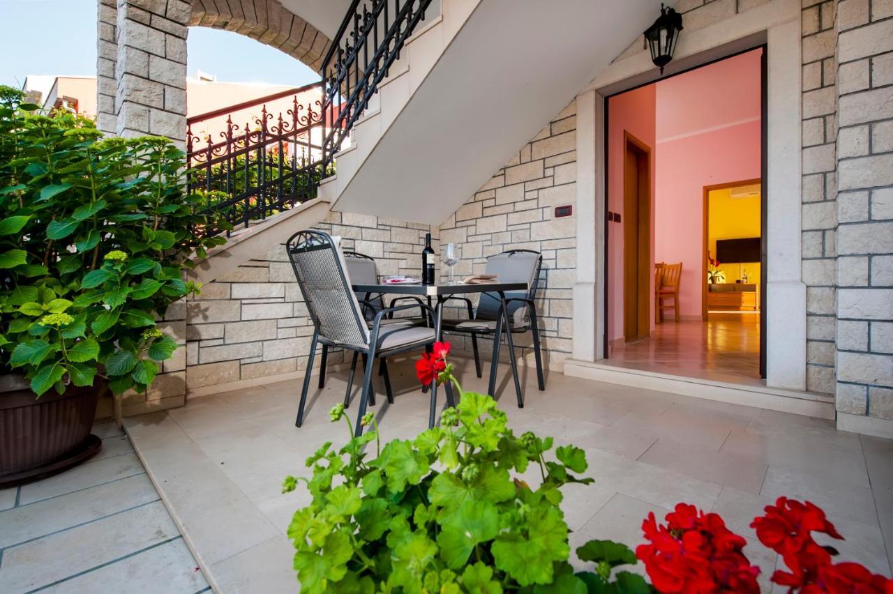 Apartments Modrusan Ровінь Екстер'єр фото