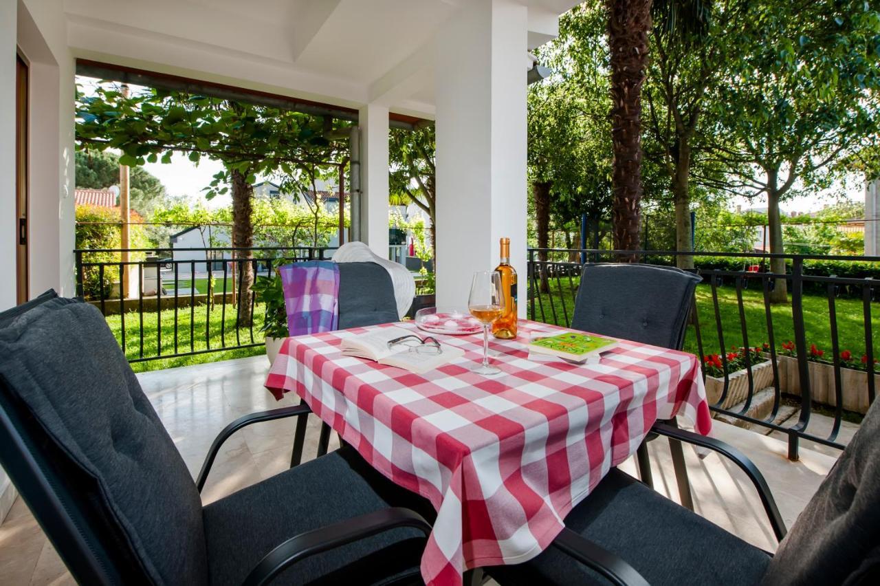 Apartments Modrusan Ровінь Екстер'єр фото
