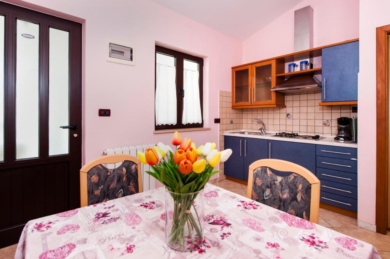 Apartments Modrusan Ровінь Екстер'єр фото