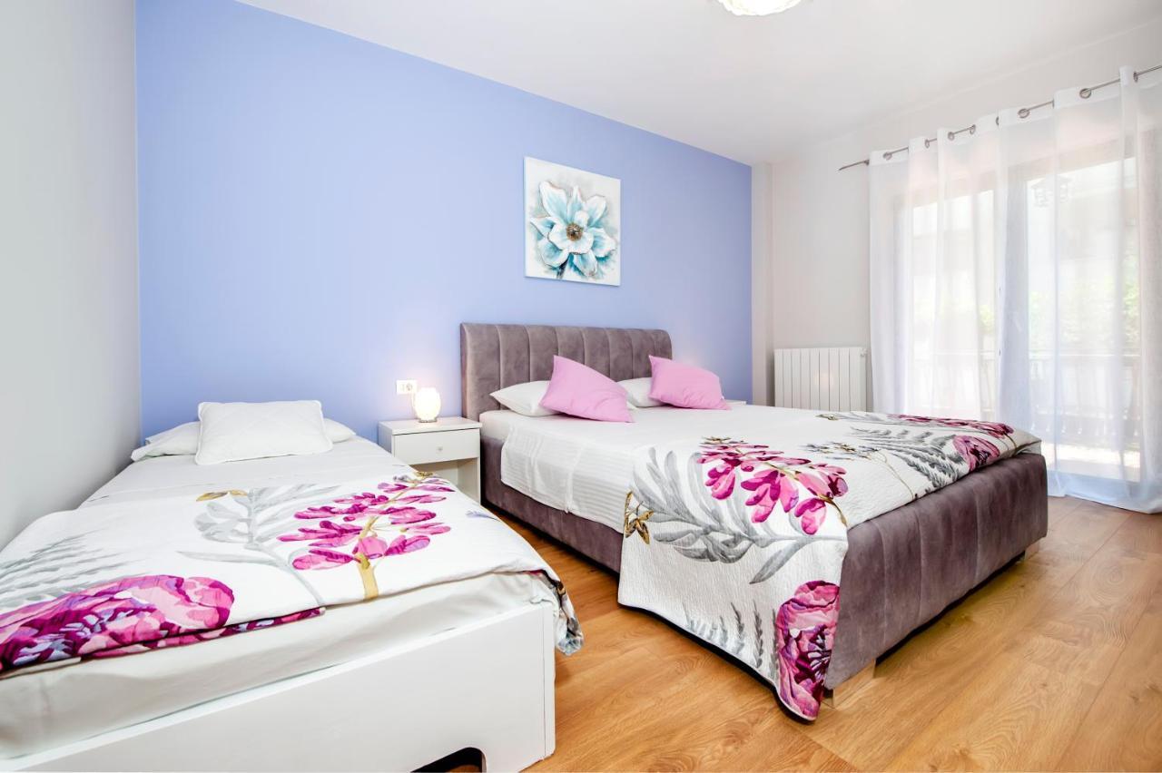 Apartments Modrusan Ровінь Екстер'єр фото